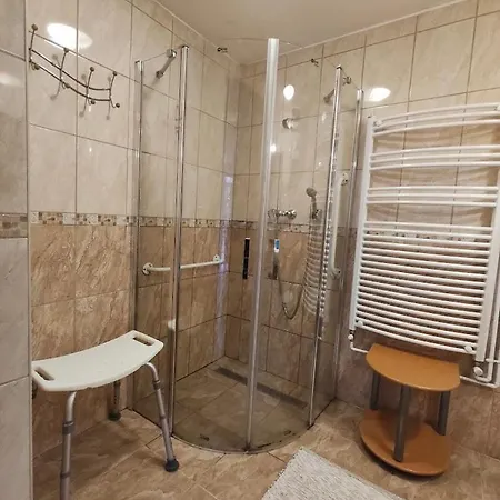 Apartament Buekk Vendeghazak - *
